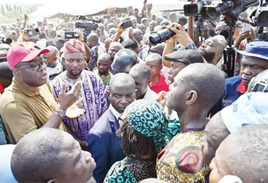 Tension Eases as Makinde Holds Stakeholder Dialogue on Circular Road Dispute