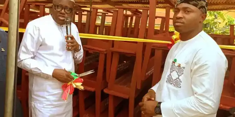 Ibadan North LG Chairman Gives 800 Seats and 300 Bags to 73 Primary Schools