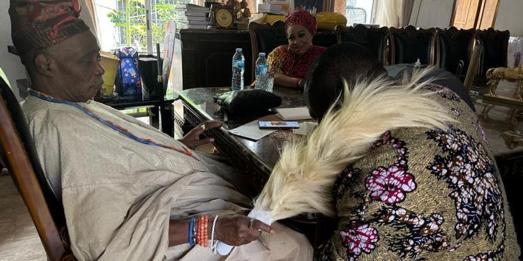 Olubadan Gives Royal Endorsement to Oladapo Summer’s NUJ Ambition