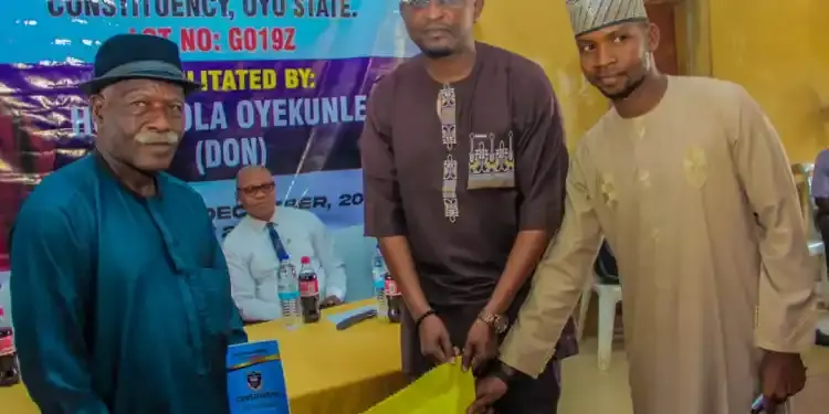 Reps Member 'DoN' Distributes Rice to Cushion Economic Hardship in Ibadan North
