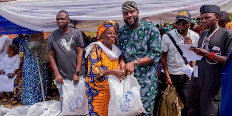 Oyo Speaker Honors Parents' Legacy with Massive Outreach to Widows and Elderly in Eruwa